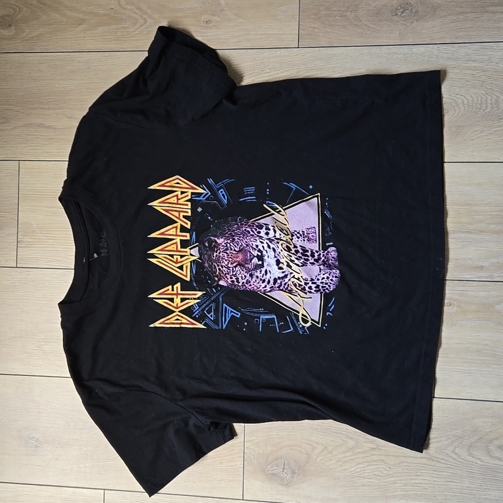 DEF LEPPARD BAND TEE SIZE XL